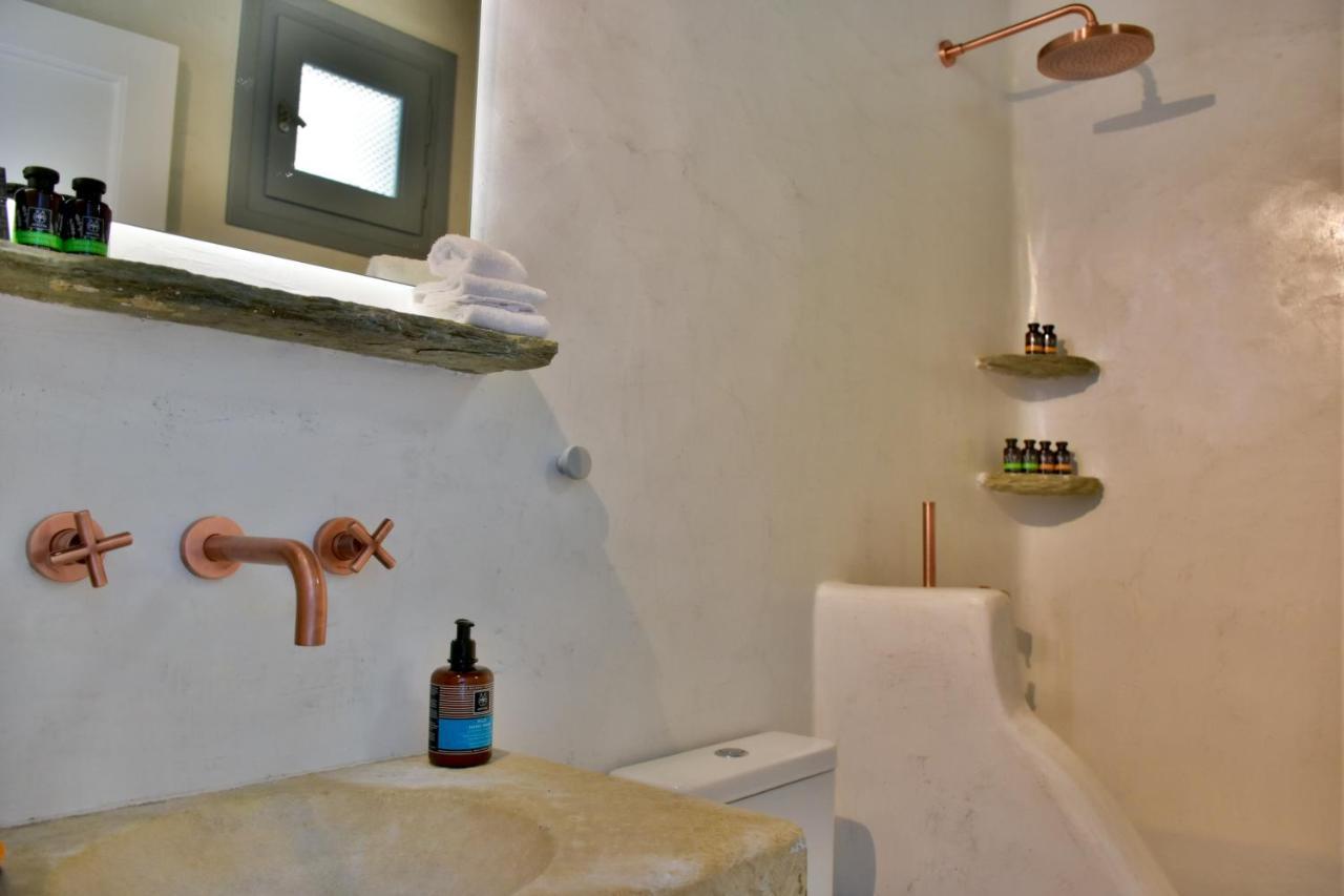 Living Theros Luxury Suites Kardhianí エクステリア 写真