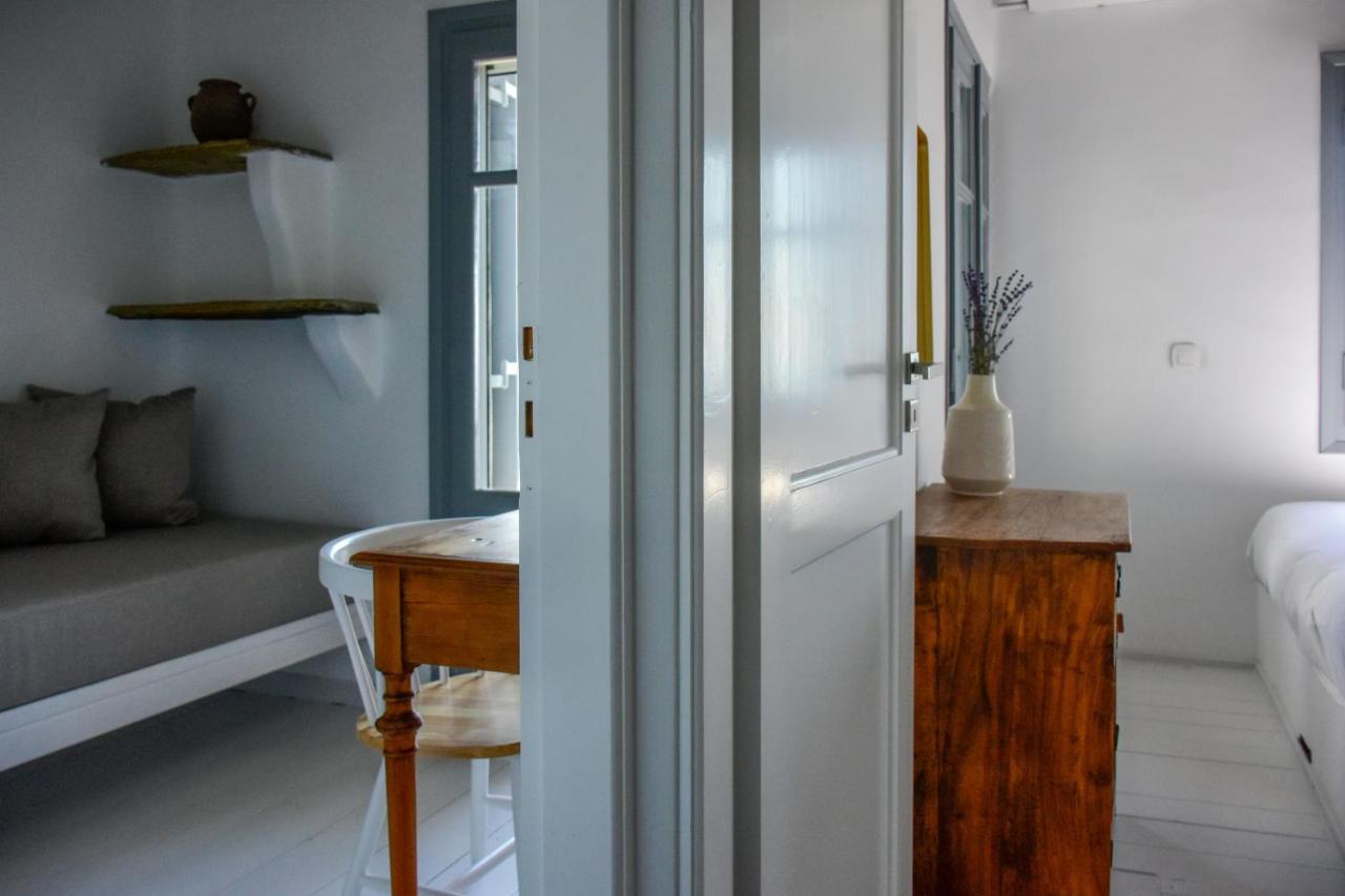 Living Theros Luxury Suites Kardhianí エクステリア 写真