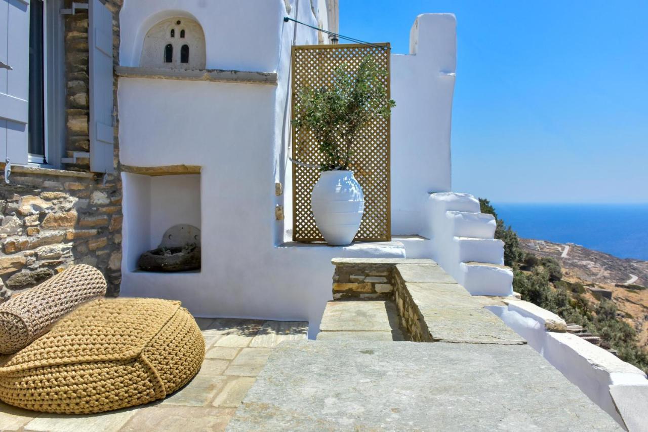 Living Theros Luxury Suites Kardhianí エクステリア 写真