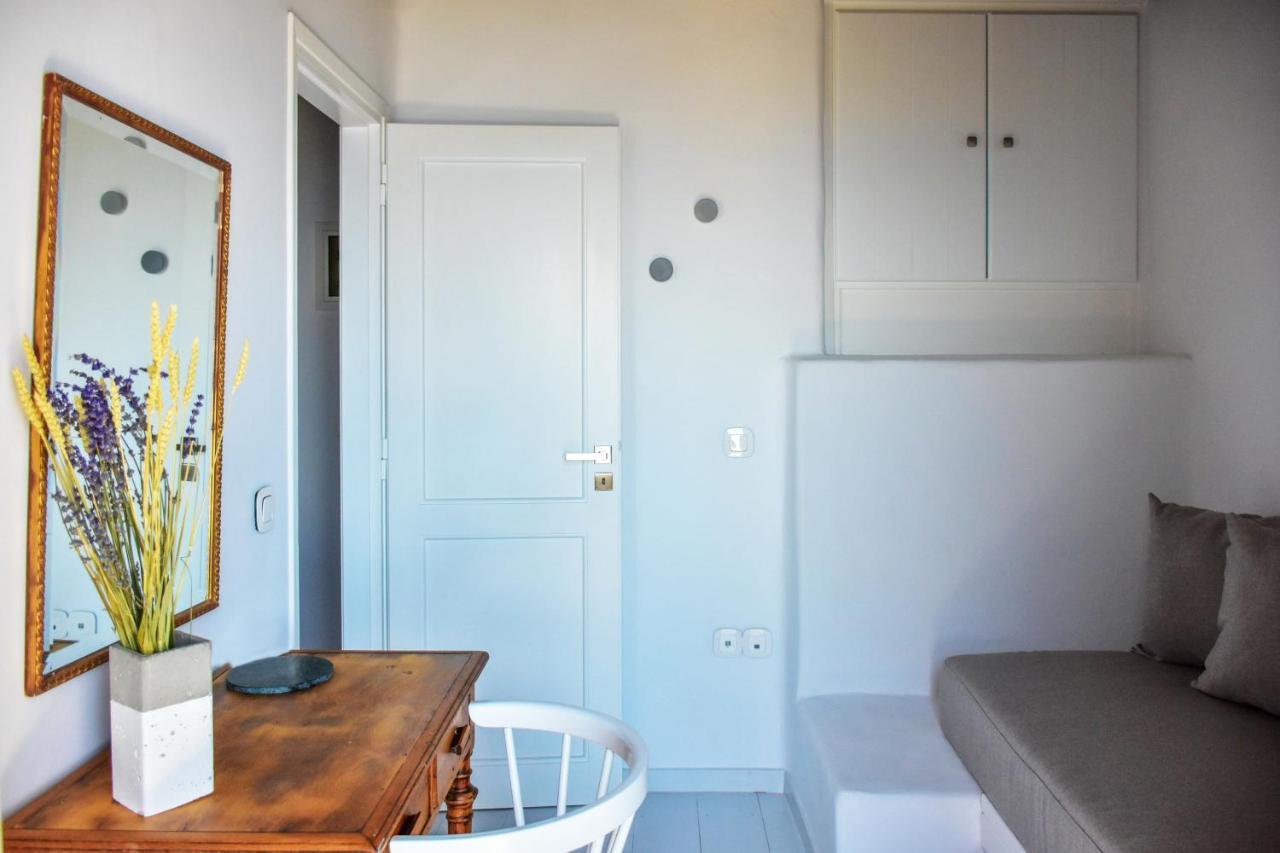 Living Theros Luxury Suites Kardhianí エクステリア 写真