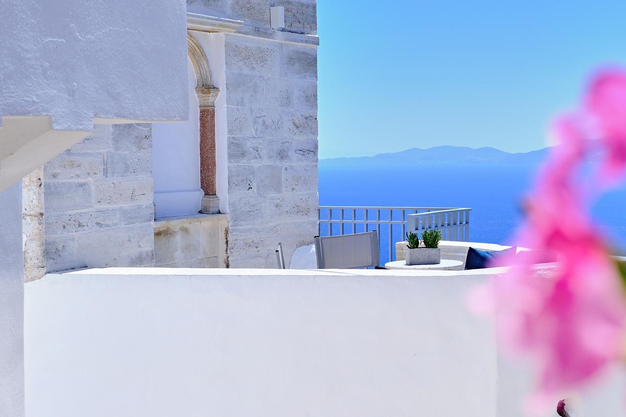 Living Theros Luxury Suites Kardhianí エクステリア 写真