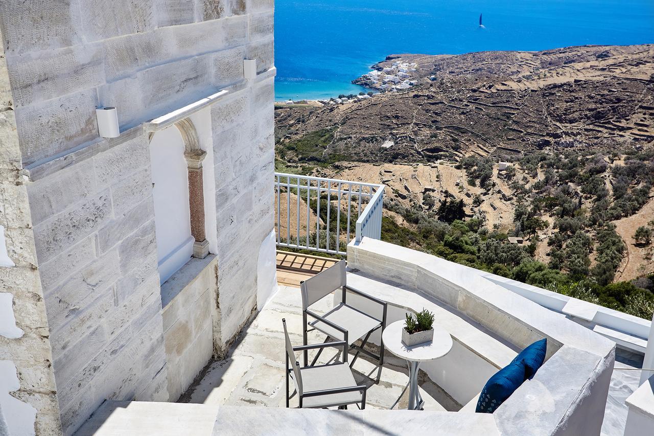Living Theros Luxury Suites Kardhianí エクステリア 写真