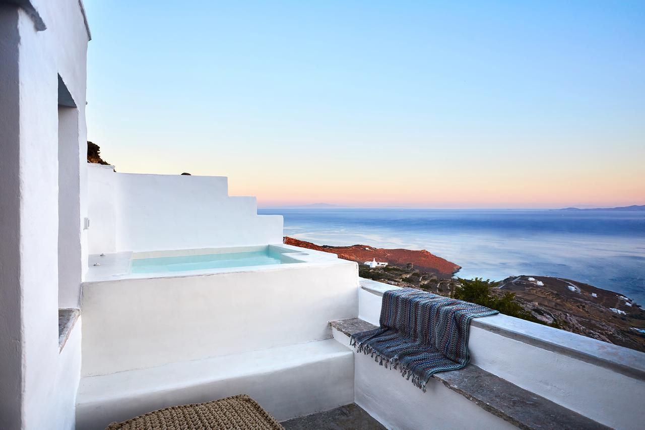 Living Theros Luxury Suites Kardhianí エクステリア 写真